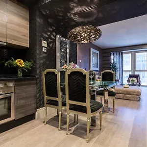 https://santa-maria-luxury-2-rooms-2-baos.hotelsincadiz.net